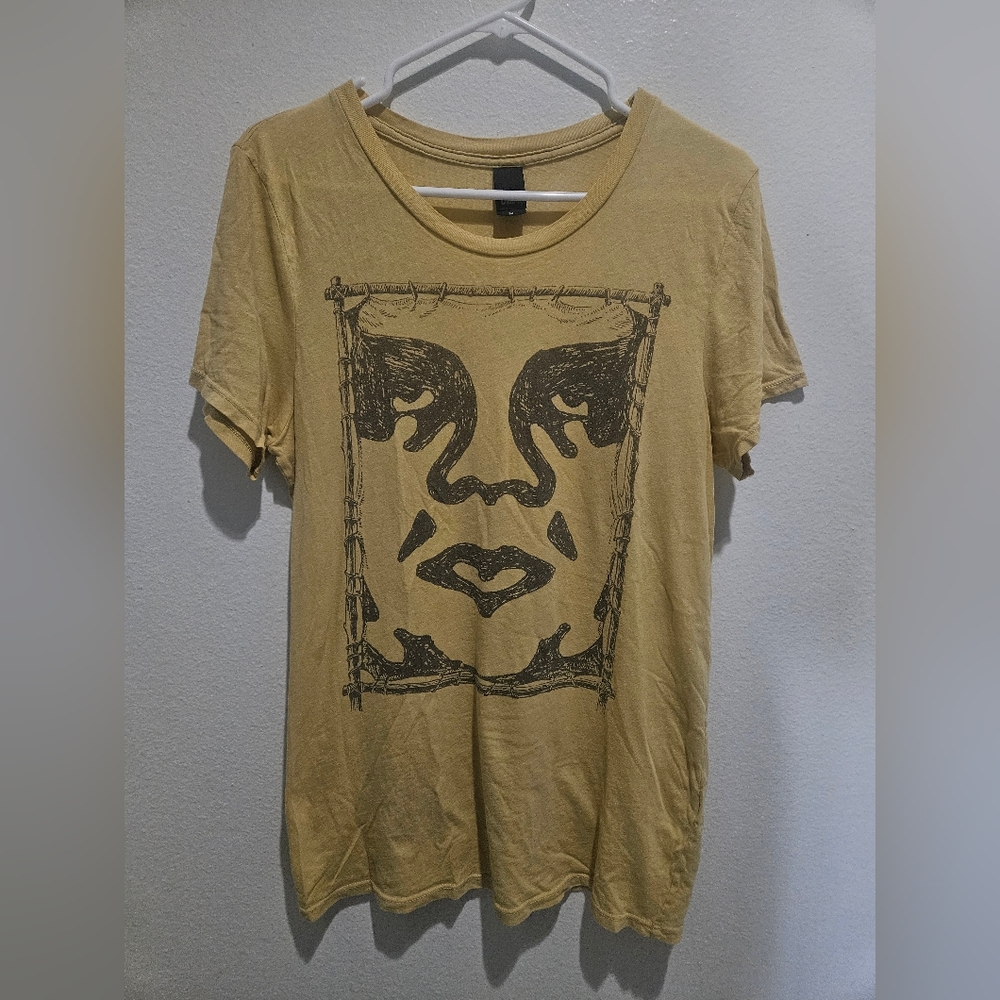 YELLOW OBEY SHIRT SIZE (M) MENS 100% COTTON
